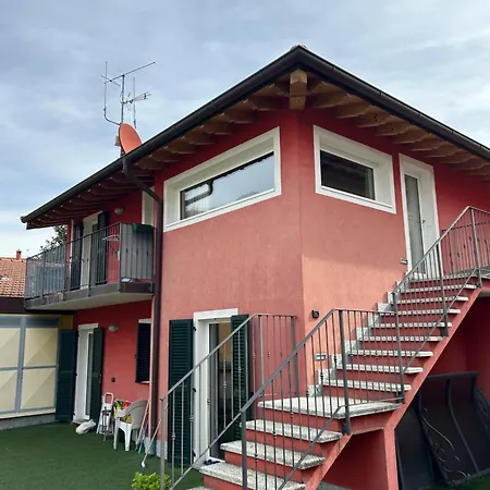 Down Town Апартаменты Менаджо