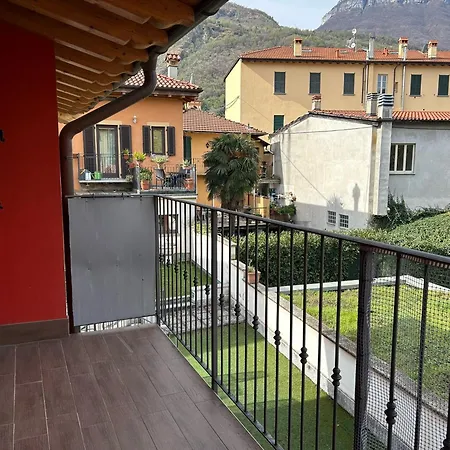 Down Town Апартаменты Менаджо