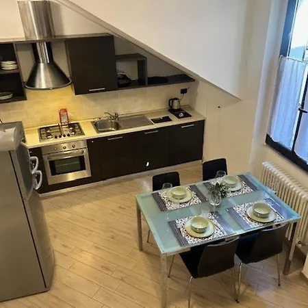 Down Town * Менаджо